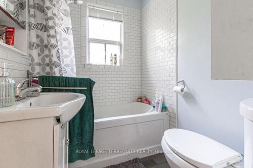 12 Chauncey Ave, Toronto, ON - Indoor Photo Showing Bathroom