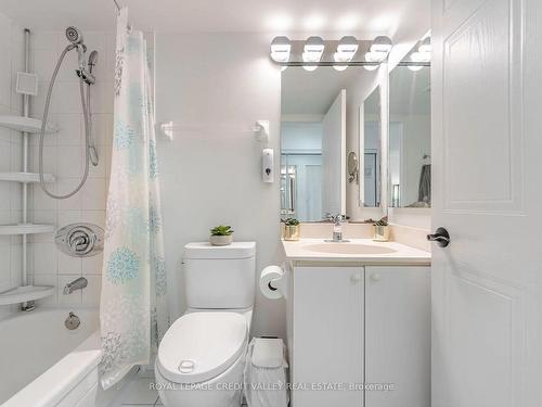 407-135 Hillcrest Ave, Mississauga, ON - Indoor Photo Showing Bathroom