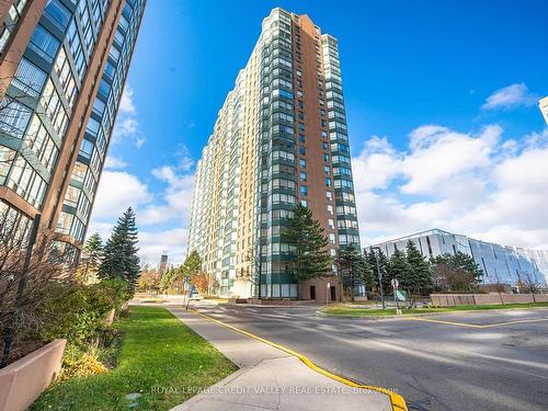 407-135 Hillcrest Ave, Mississauga, ON - Outdoor With Facade