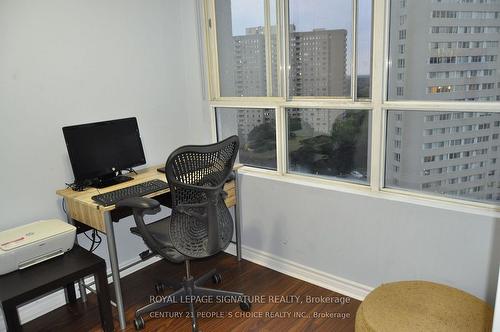 1204-3700 Kaneff Cres, Mississauga, ON - Indoor Photo Showing Office