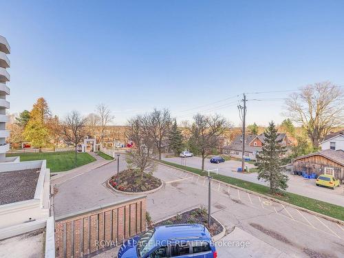 306-8 Fead St, Orangeville, ON - Outdoor