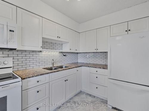 306-8 Fead St, Orangeville, ON - Indoor Photo Showing Kitchen With Double Sink