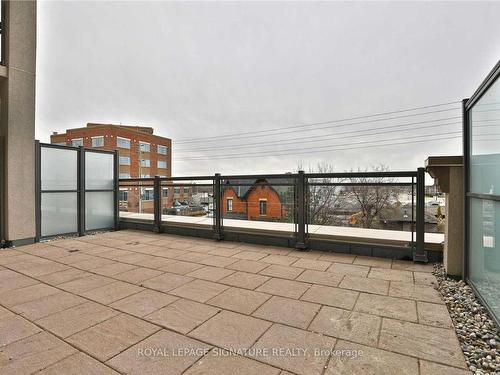 313-2486 Old Bronte Rd, Oakville, ON - Outdoor