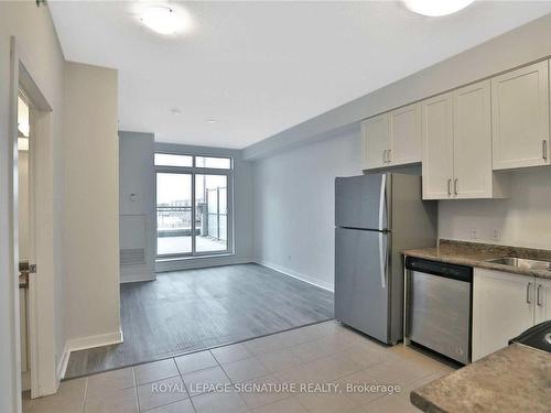 313-2486 Old Bronte Rd, Oakville, ON - Indoor Photo Showing Kitchen With Double Sink