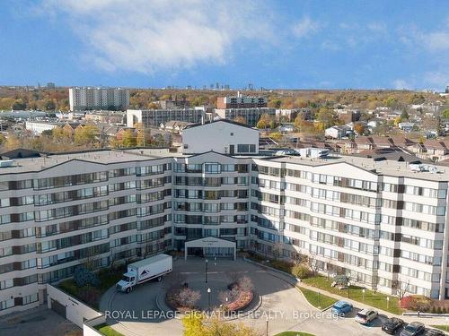 106-1001 Cedarglen Gate, Mississauga, ON - Outdoor