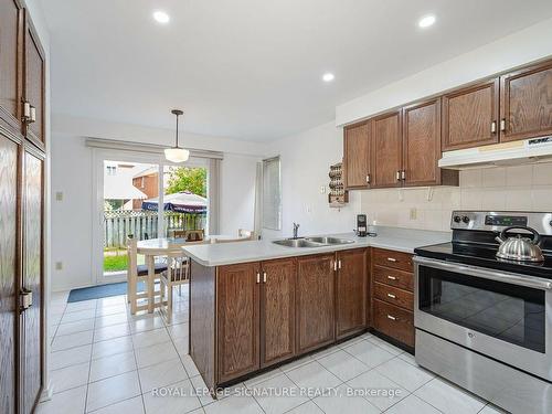 4494 Violet Rd, Mississauga, ON - Indoor Photo Showing Kitchen With Double Sink