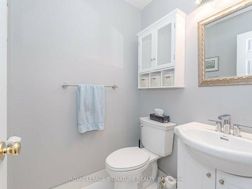 4494 Violet Rd, Mississauga, ON - Indoor Photo Showing Bathroom