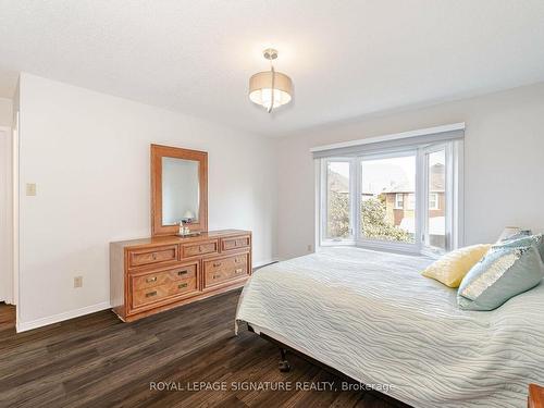 4494 Violet Rd, Mississauga, ON - Indoor Photo Showing Bedroom