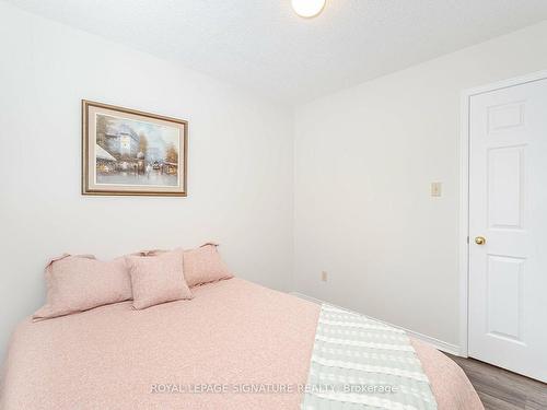 4494 Violet Rd, Mississauga, ON - Indoor Photo Showing Bedroom