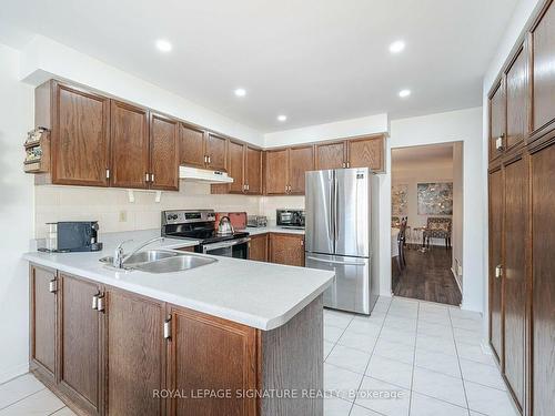 4494 Violet Rd, Mississauga, ON - Indoor Photo Showing Kitchen With Double Sink