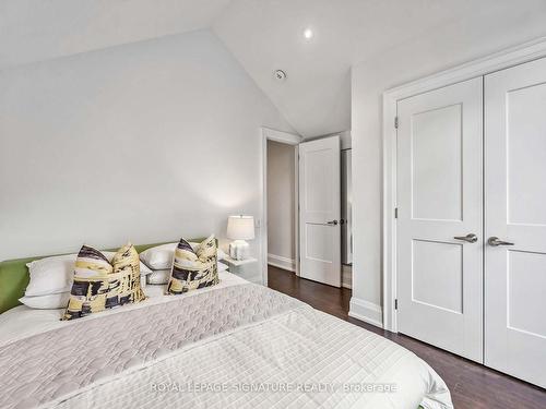 54 Bellevue Ave, Toronto, ON - Indoor Photo Showing Bedroom