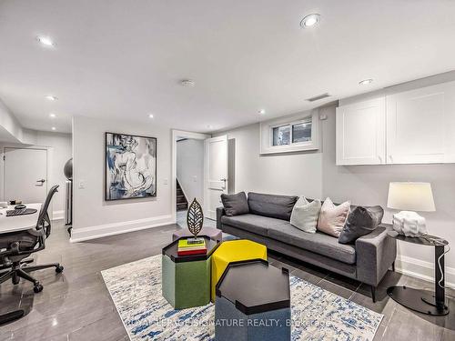 54 Bellevue Ave, Toronto, ON - Indoor Photo Showing Living Room