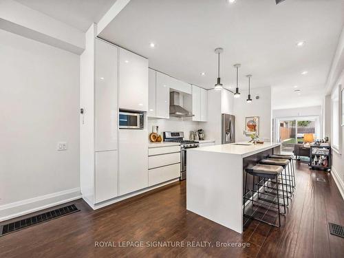 54 Bellevue Ave, Toronto, ON - Indoor Photo Showing Kitchen With Upgraded Kitchen