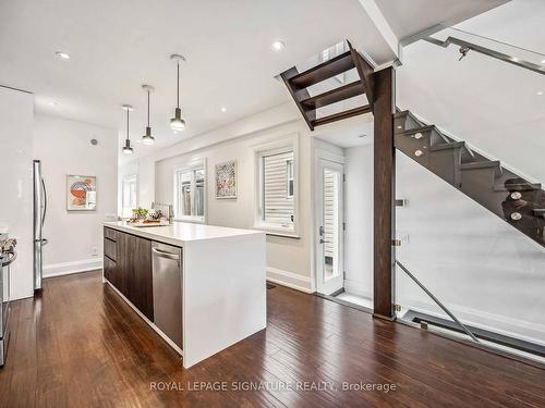 54 Bellevue Ave, Toronto, ON - Indoor Photo Showing Kitchen