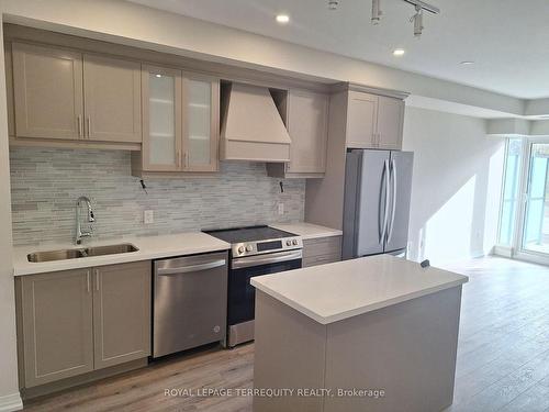 Gl05-50 Herrick Ave, St. Catharines, ON - Indoor Photo Showing Kitchen With Double Sink With Upgraded Kitchen