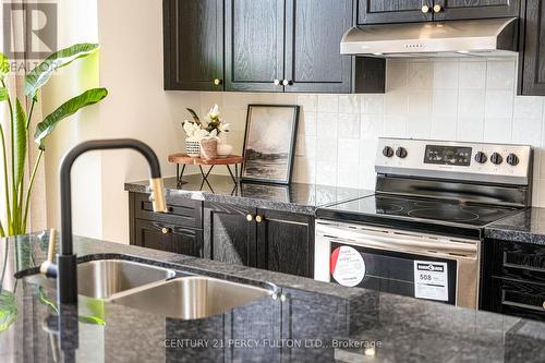 2332 Verne Bowen Street, Oshawa, ON - Indoor Photo Showing Kitchen With Double Sink With Upgraded Kitchen