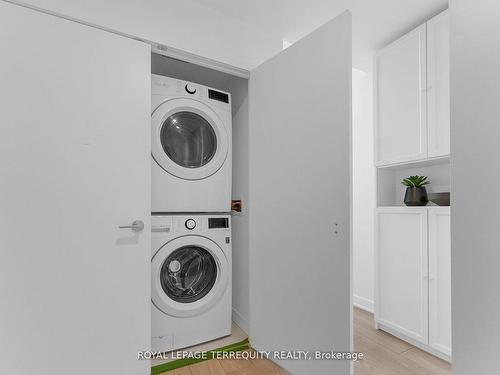 1808-120 Parliament St, Toronto, ON - Indoor Photo Showing Laundry Room