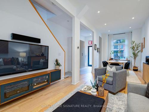 92 Sumach St, Toronto, ON - Indoor Photo Showing Living Room