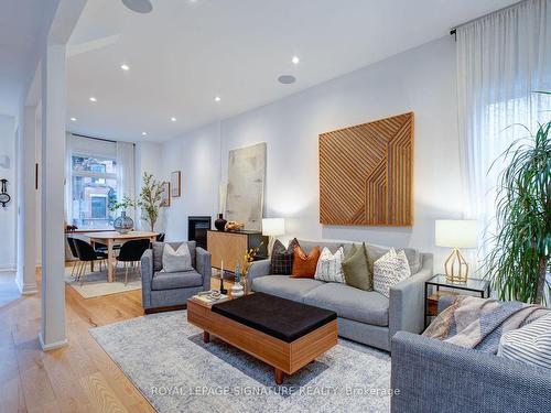 92 Sumach St, Toronto, ON - Indoor Photo Showing Living Room