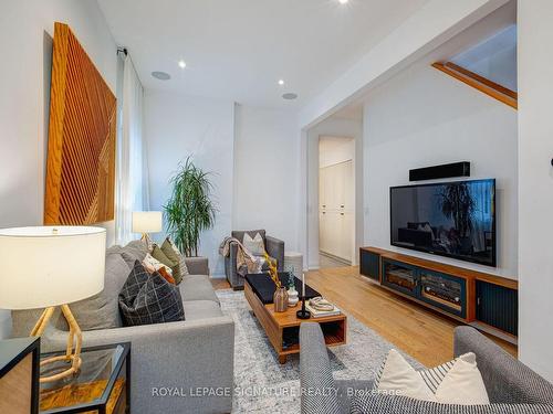 92 Sumach St, Toronto, ON - Indoor Photo Showing Living Room