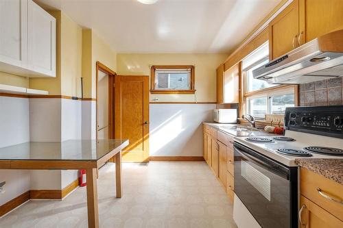 964 Redwood Avenue, Winnipeg, MB - Indoor Photo Showing Kitchen With Double Sink