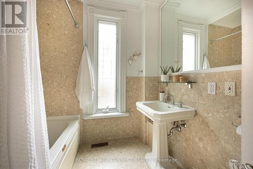 111 Cowan Avenue, Toronto, ON - Indoor Photo Showing Bathroom