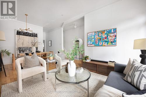 111 Cowan Avenue, Toronto, ON - Indoor Photo Showing Living Room