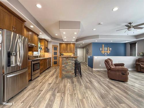 130049 29 Avenue N, Hartney, MB - Indoor Photo Showing Kitchen