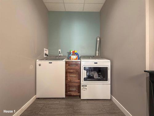 130049 29 Avenue N, Hartney, MB - Indoor Photo Showing Laundry Room