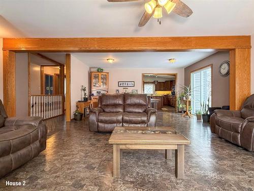 130049 29 Avenue N, Hartney, MB - Indoor Photo Showing Living Room