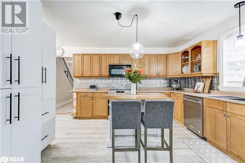 42 Dayfoot Drive, Georgetown, ON - Indoor Photo Showing Kitchen