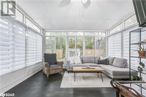 42 Dayfoot Drive, Georgetown, ON - Indoor Photo Showing Living Room