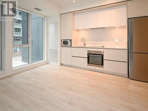 502 - 225 Sumach Street, Toronto, ON - Indoor Photo Showing Kitchen