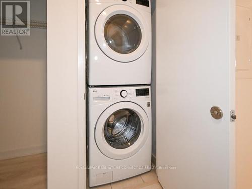 502 - 225 Sumach Street, Toronto, ON - Indoor Photo Showing Laundry Room