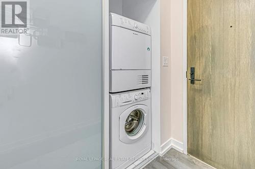 2310 - 426 University Avenue, Toronto, ON - Indoor Photo Showing Laundry Room