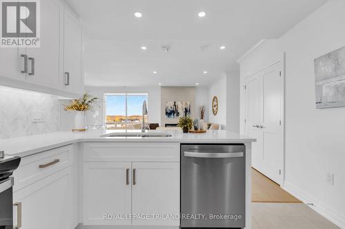 913 - 480 Callaway Road, London, ON - Indoor Photo Showing Kitchen With Double Sink