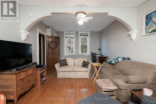 102 Livingston Avenue, Kingston (Central City East), ON - Indoor Photo Showing Living Room