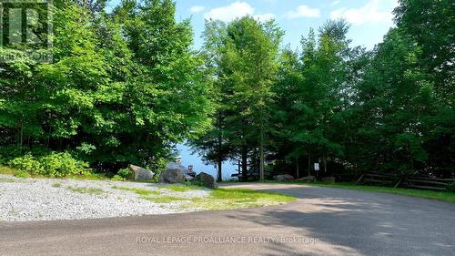 572 Oak Bluffs Road, South Frontenac, ON 