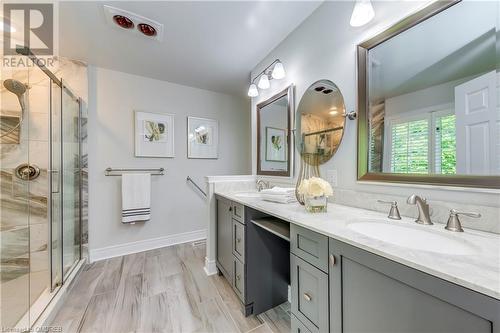 Bathroom featuring walk in shower and vanity - 2303 Hill Ridge Court Unit# 10, Oakville, ON 