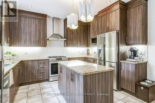 15 Lady Bianca Court, Vaughan, ON - Indoor Photo Showing Kitchen With Stainless Steel Kitchen With Upgraded Kitchen