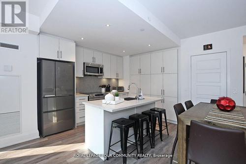 218 - 375 Sea Ray Avenue W, Innisfil, ON - Indoor Photo Showing Kitchen With Upgraded Kitchen