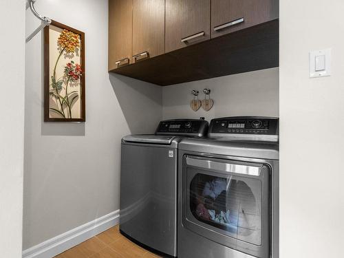 Salle de bains - 1580 Rue Pinard, Longueuil (Saint-Hubert), QC - Indoor Photo Showing Laundry Room