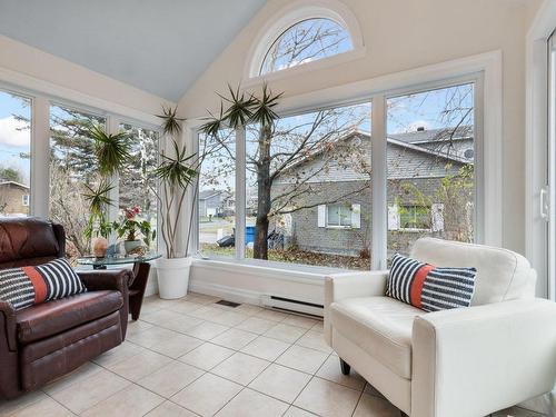 Salle familiale - 1580 Rue Pinard, Longueuil (Saint-Hubert), QC - Indoor Photo Showing Living Room