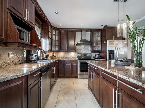 Kitchen - 84 Rue Jean-Paul-Lemieux, Notre-Dame-De-L'Île-Perrot, QC - Indoor Photo Showing Kitchen With Upgraded Kitchen