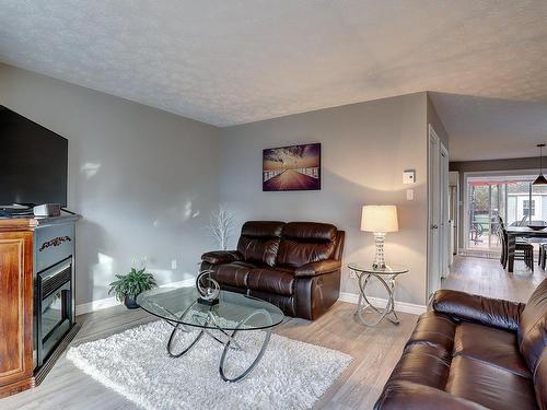 Salon - 1100 Rue Paul-Desruisseaux, Sherbrooke (Les Nations), QC - Indoor Photo Showing Living Room With Fireplace