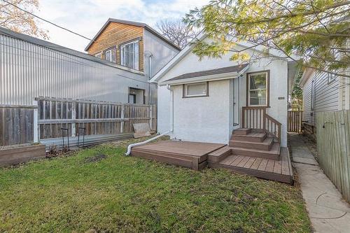 33 Morley Ave, Winnipeg, MB 