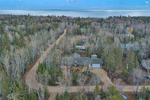 11 Eastshore Dr, Victoria Beach, MB 