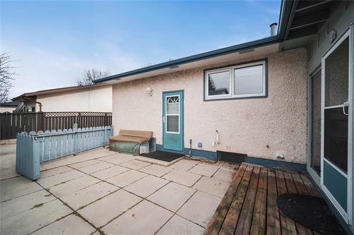 38 Ashmore Dr, Winnipeg, MB 