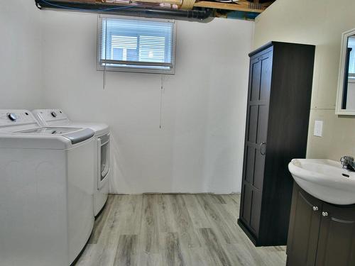 Powder room - 626 Rue St-Dominique, Saint-Dominique, QC - Indoor Photo Showing Laundry Room