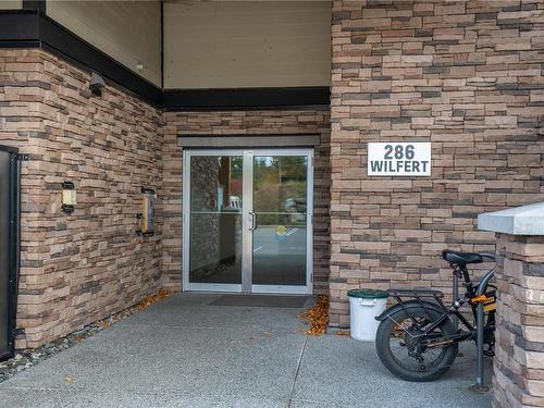 302-286 Wilfert Rd, View Royal, BC - Outdoor